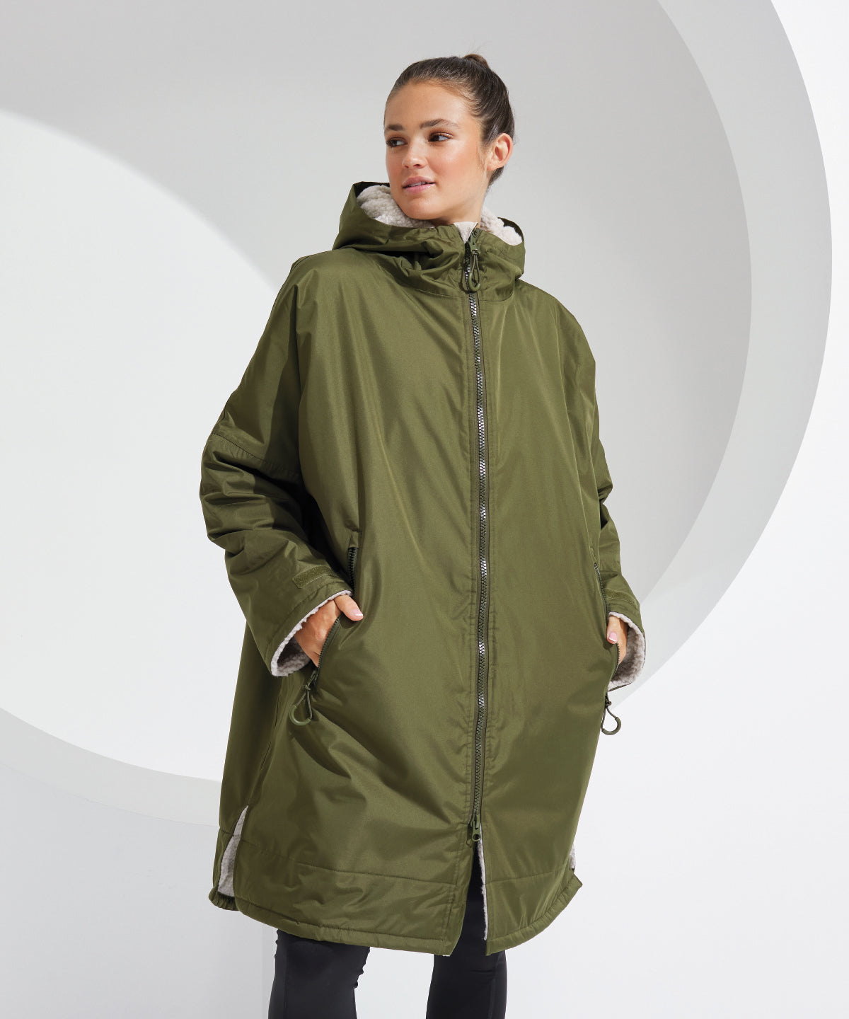 All-seasons waterproof Ladies changing robe