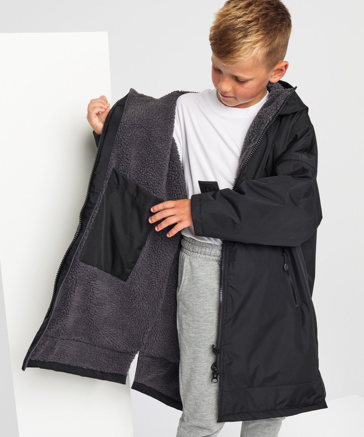 All-seasons waterproof Kid's changing robe